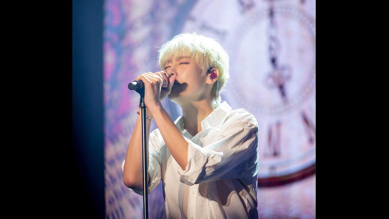 SF9